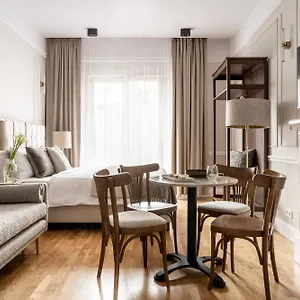Avanti Palazzo Aparthotel